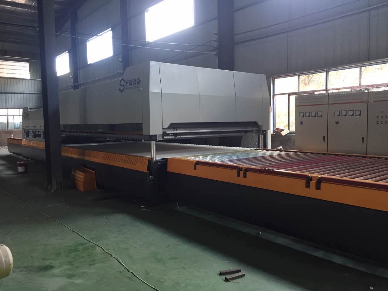 對(duì)于鋼化爐重要部位我們?cè)撊绾芜M(jìn)行維修保養(yǎng)？